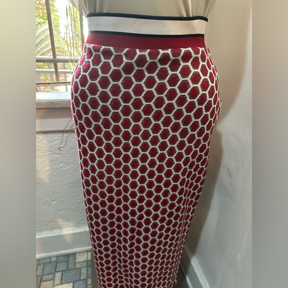 Elegant Red and White Honeycomb Skirt
